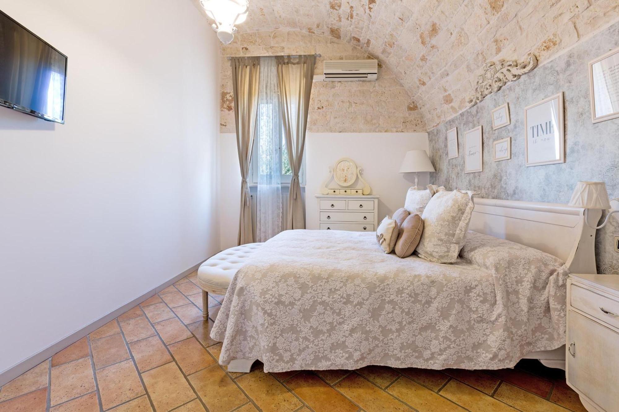 Fabula Maison Monopoli Luaran gambar